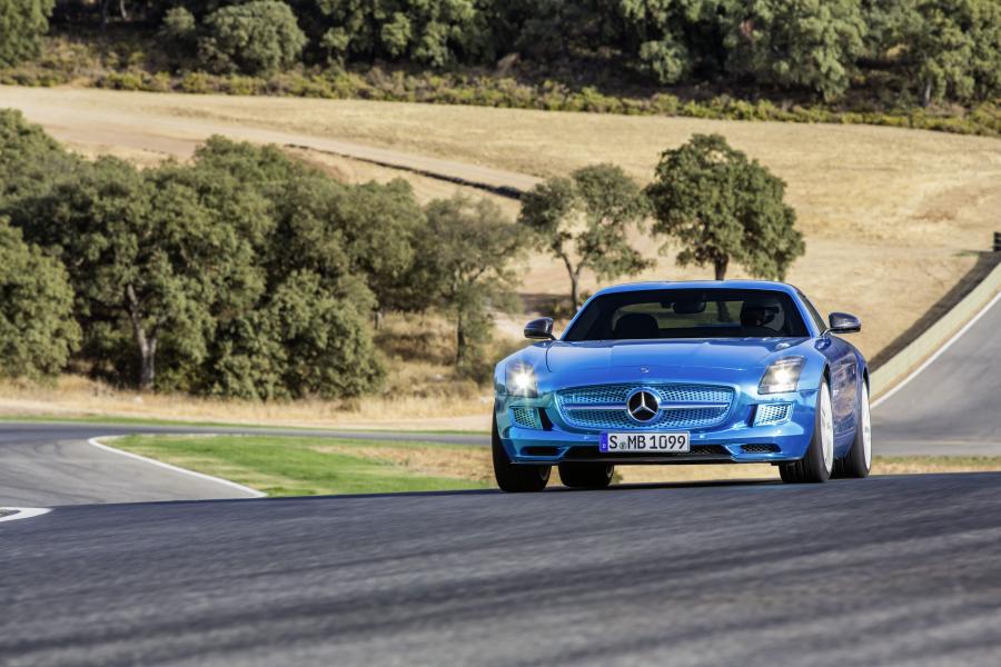  Mercedes-Benz SLS AMG Electric Drive concept 2012 года  (фото 25 из 30)